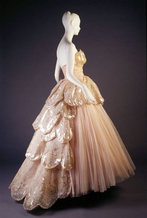 miss dior vestito 1949|dior's venus painting.